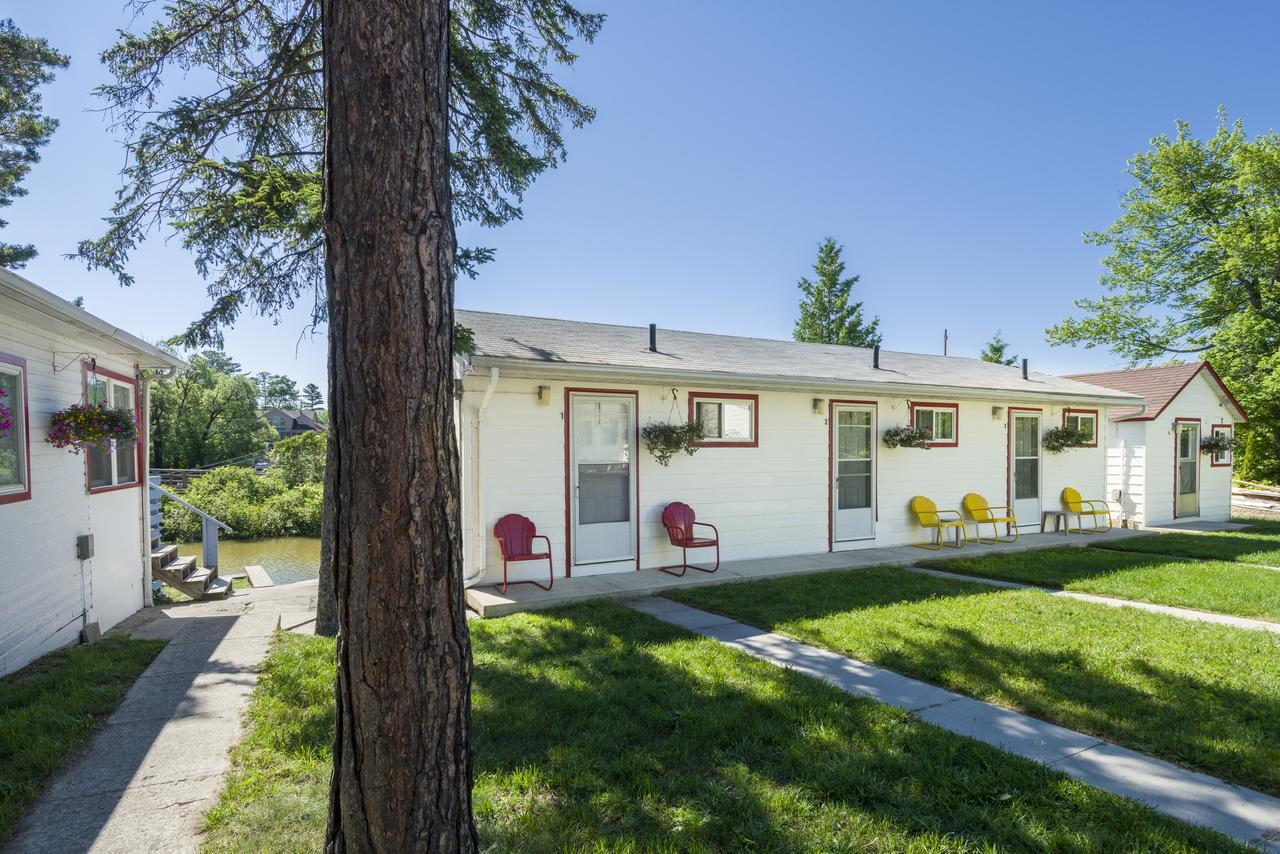 Hollywood Cottages Wasaga Beach Buitenkant foto