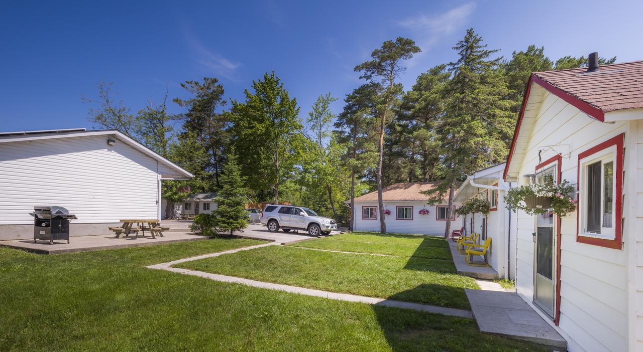 Hollywood Cottages Wasaga Beach Buitenkant foto